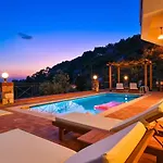 Olive Vista Villa *